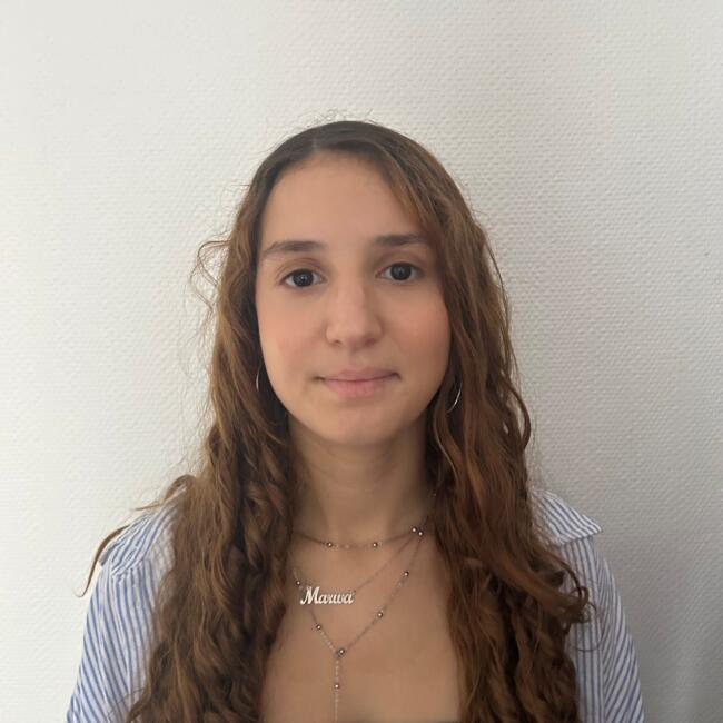 Babysitter in Paris: Marwa