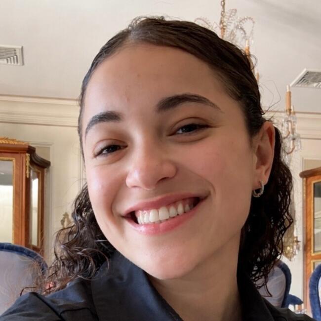 בייביסיטר ב- ירושלים: Gitty