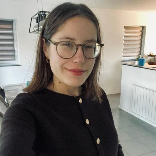 Babysitter in Hotton: Virginie