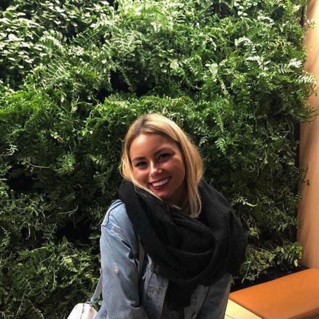 Babysitter in Namur: Hélène