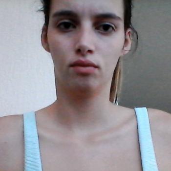 Babysitter Le Cannet: LAURA