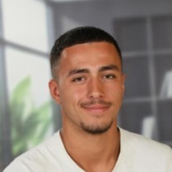 Babysitter in Paray-Vieille-Poste: Eddy