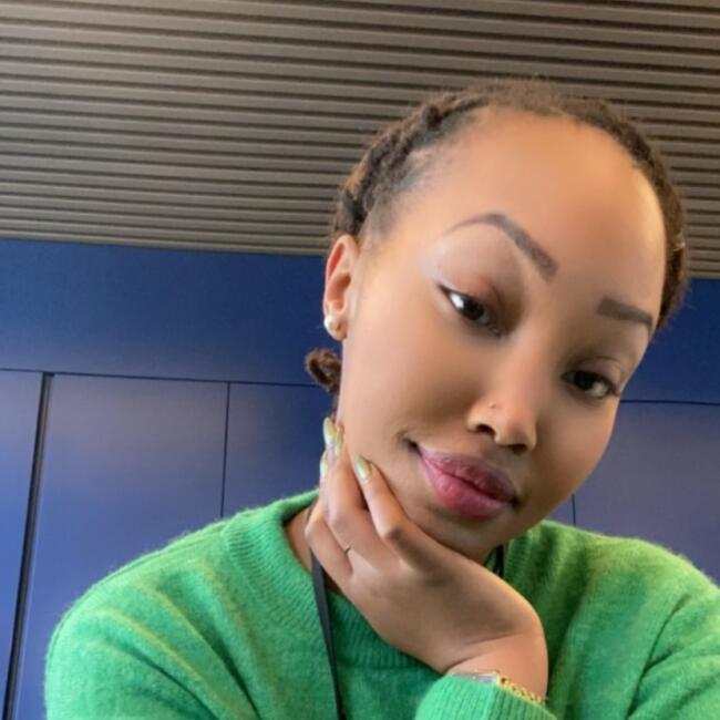 Babysitter in Sint-Jans-Molenbeek: Divine