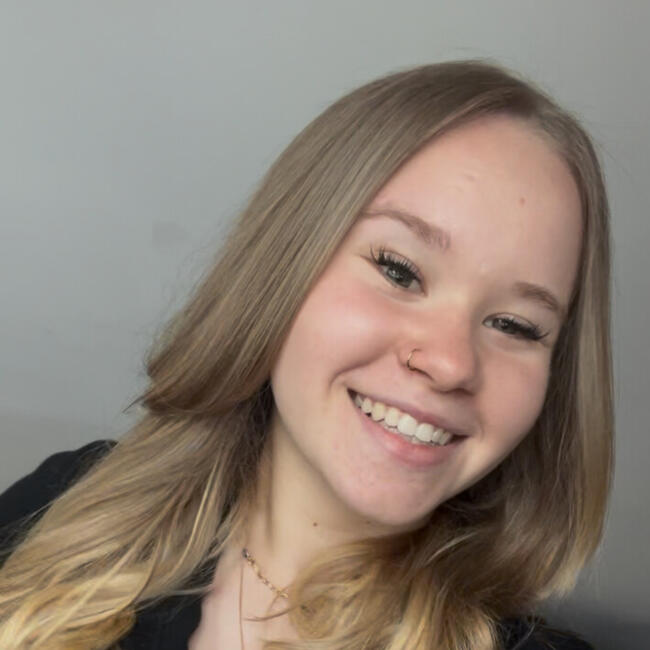 Babysitter in Hautmont: Anouk