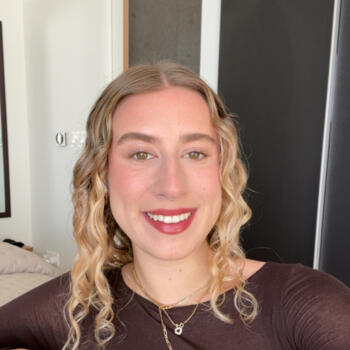 Stróvolos bölgesinde bebek bakıcısı: Pauline