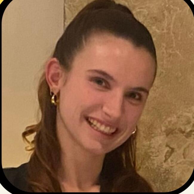 Babysitter in Lille: Eva