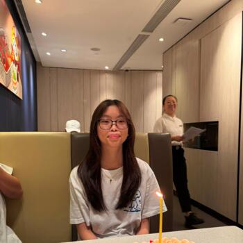 Babysitter in Singapore Island: Calli