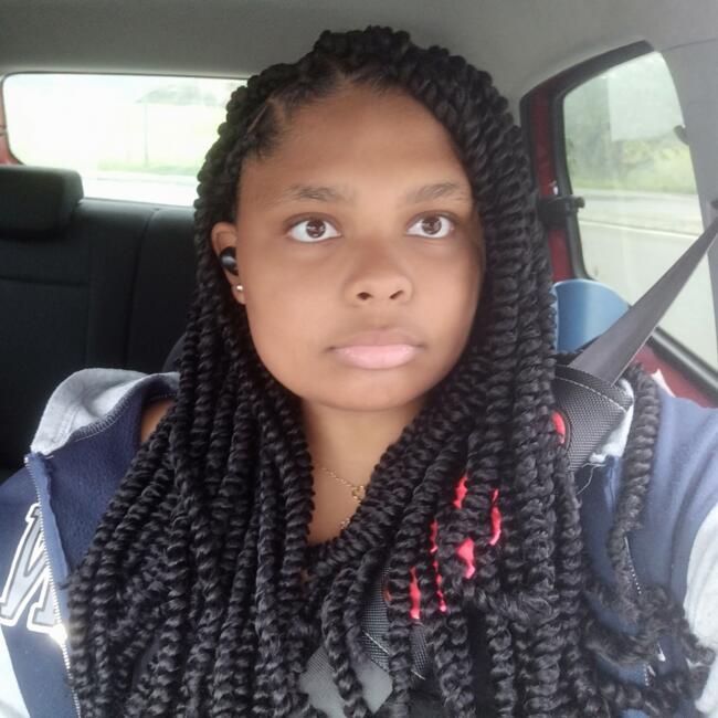 Babysitter in Pré-en-Pail: Jénoïa