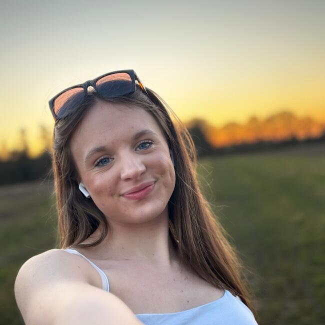 Babysitter in Basingstoke: Amy