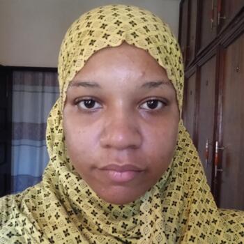 Babysitter Mombasa: Khadija