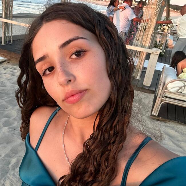 Babysitter in Oliveira de Azeméis: Angelina