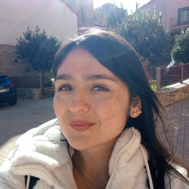 Canguro en Valencia: Angela Maria