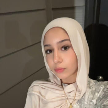 Babysitter Pickering: Manar