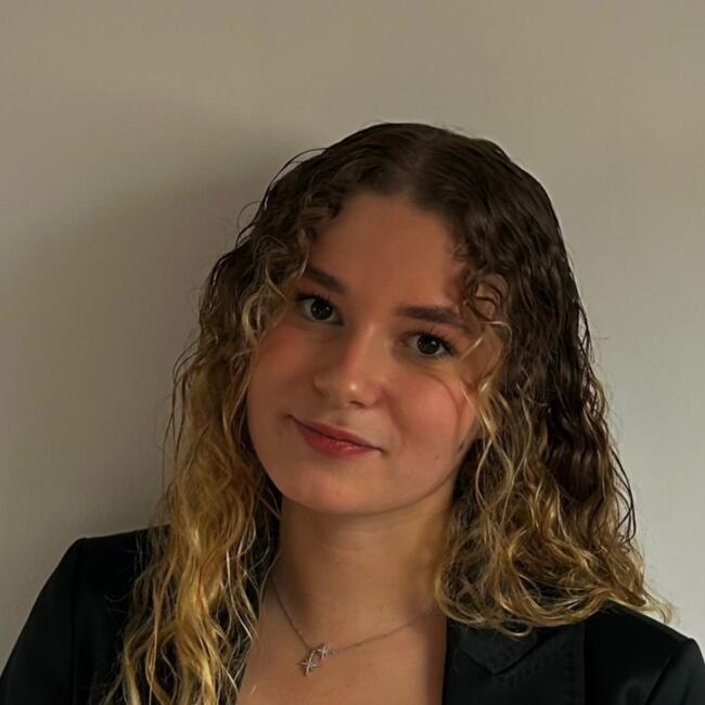 Babysitter in Lyon: Linda