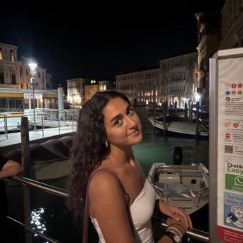 Babysitter in Venice: Viola