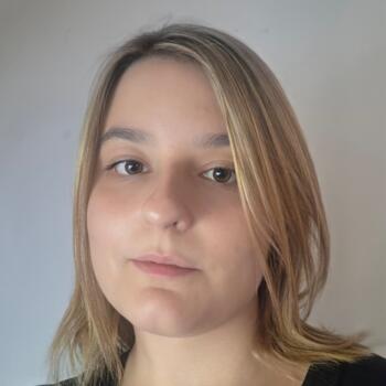 Babysitter in Damigny: Margaux