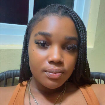 Babysitter in Lucea: Oretha