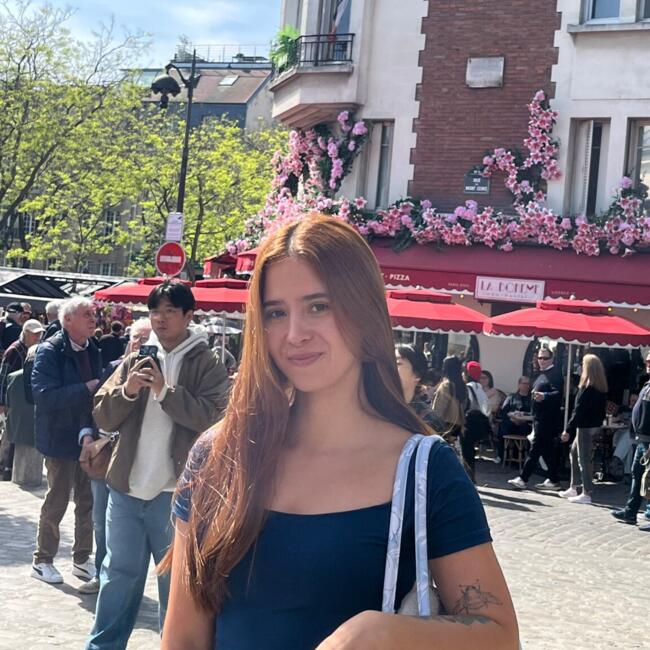 Nanny in Bordeaux: Claudia Andrea