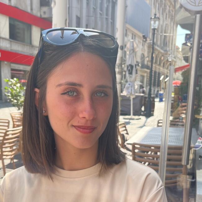 Babysitter in Pomigliano d'Arco: Laura