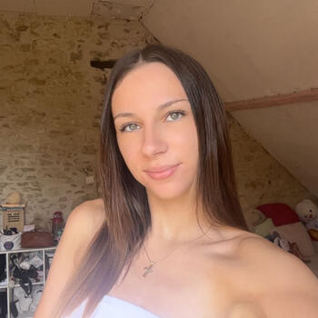 Babysitter in Origny-le-Roux: Ambre