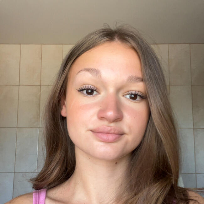 Babysitter in Montfranc: Louise