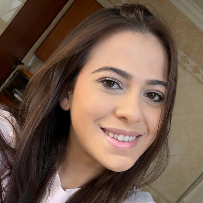 Babysitter in Curitiba: Laura