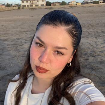 Babysitter in San Antonio: Canela Montanares