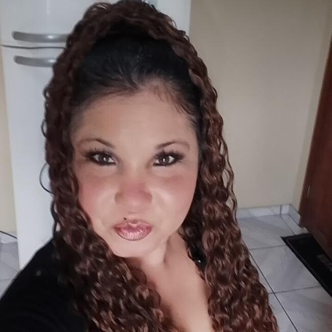 Babysitter in Nobres: Luciana