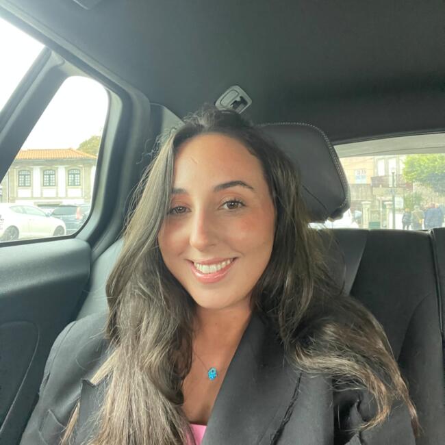 Babysitter in Porto: Iara