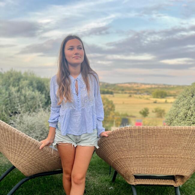 Baby-sitter à Sainte-Hélène (Bretagne): Meyline