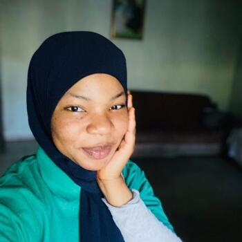 Babysitter Rennes: Aisha