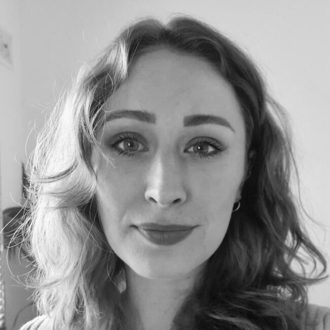 Babysitter in Paris: Fanny