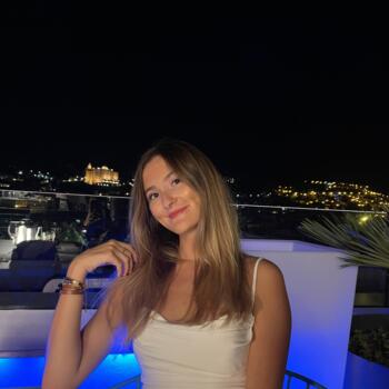 Babysitter in Annecy: Emma