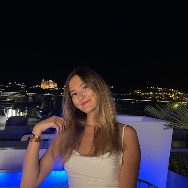 Babysitter in Annecy: Emma