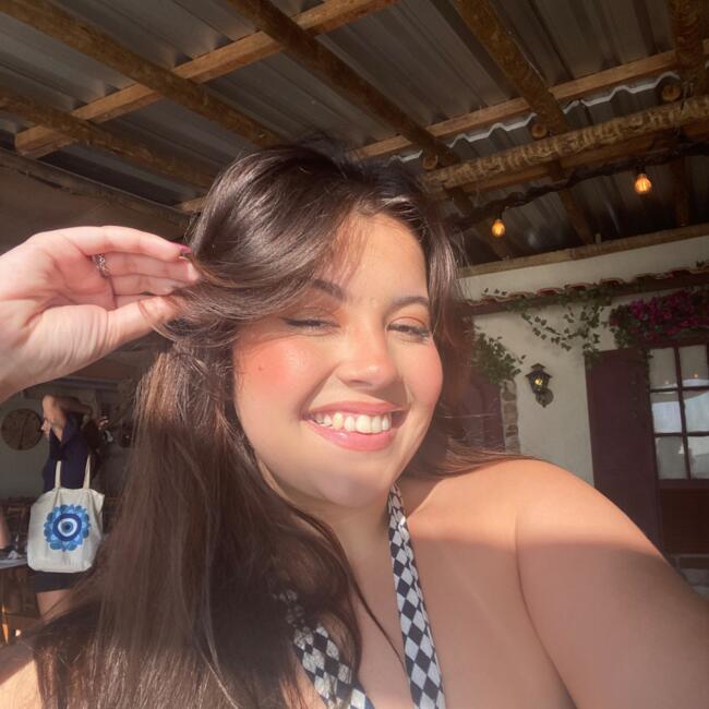 Babysitter in Maricá: Giovanna