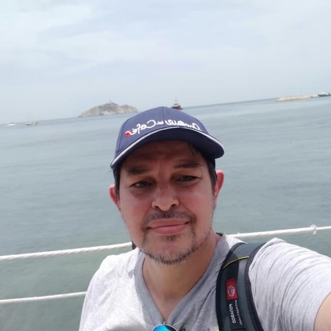 Trabajo para niñera en Floridablanca: John