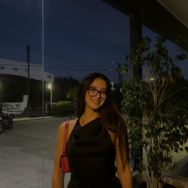 Babysitter em Porto: Nair