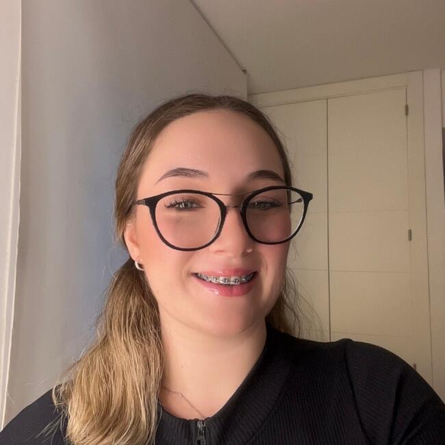 Niñera en Marbella: Natasha