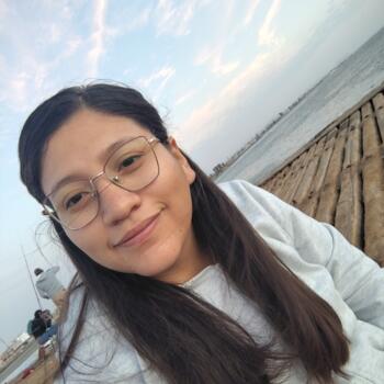 Babysitter in Ripollet: Holly