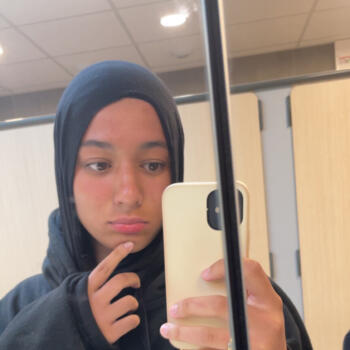 Babysitter Choisy-le-Roi: Manel