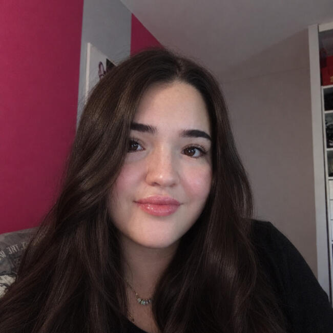 Baby-sitter à Montredon-Labessonnié: Chloe