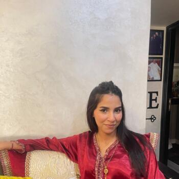 Babysitter Meknes: Charifa