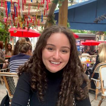 Baby-sitter in Bois-Colombes: Alya