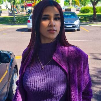 Babysitter in São José dos Pinhais: Leticia