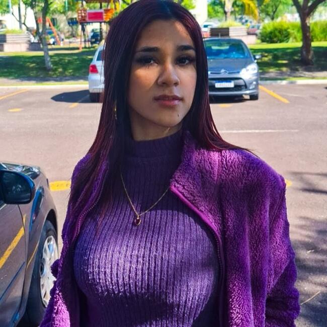 Babysitter in São José dos Pinhais: Leticia