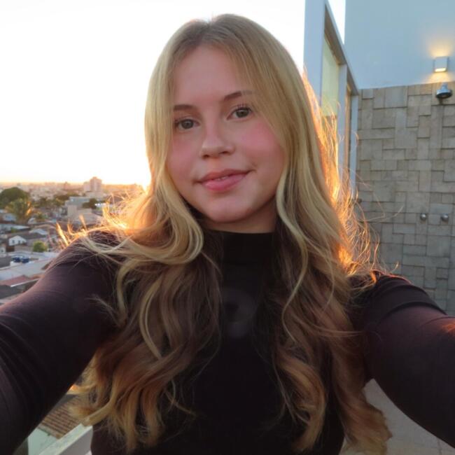 Babysitter in Uberlândia: Gabriella