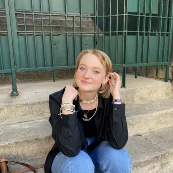 Babysitter in Paris: Clémence