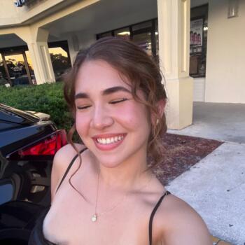 Babysitter in Jacksonville: Adrianny