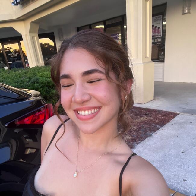 Babysitter in Jacksonville: Adrianny