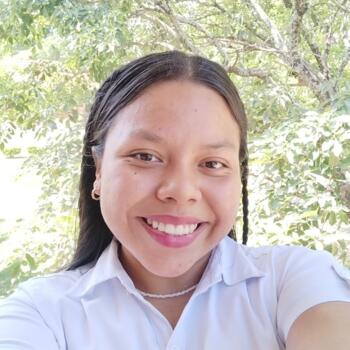 Babysitter in Santa Cruz: Cielo Hurtado